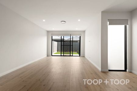 Brand New Brompton Townhouse - Photo 2