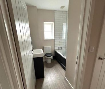 2 bedroom semi-detached house to rent - Photo 4