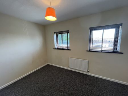 Thatcham Court, Yeovil - Photo 4