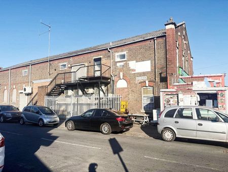 1 Bed Flat, Dunstable Road, LU4 - Photo 4