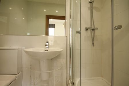 Murton House, Newcastle Upon Tyne - Photo 2