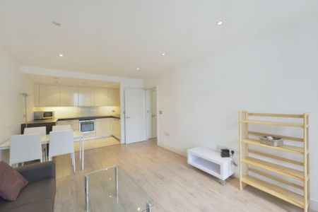 2 bedroom flat to rent - Photo 4