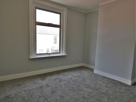 2 bedroom House To Let - Photo 3