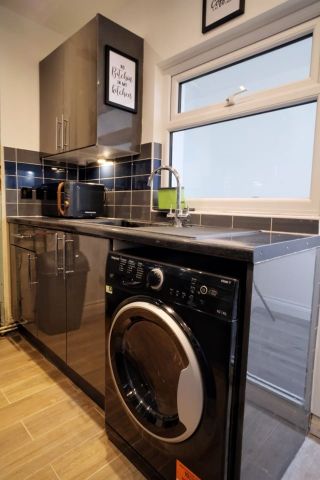 5 Bed Terraced House, Inverness Road, TW3 - Photo 4