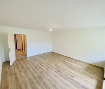 NEU! Geräumige 1-Zimmerwohnung mit Loggia und Balkon! - Photo 3