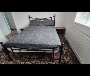 Room in a Shared House, Brooks Avenue, E6 - Photo 2