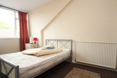 6 Bed - Winston Gardens, Headingley, Leeds - Photo 5