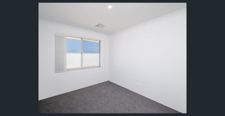 Modern Comfort in Vibrant Alkimos - Photo 4