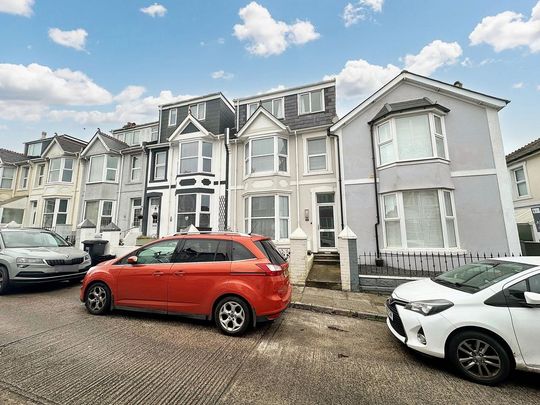 6 bedroom terraced house to rent - Photo 1
