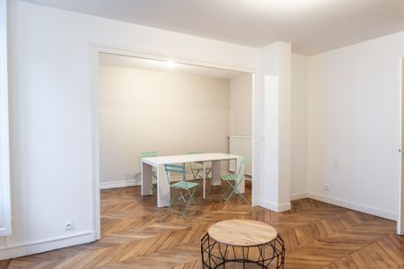 Location Appartement 4 pièces 95m² ORLEANS 45000 - Photo 2