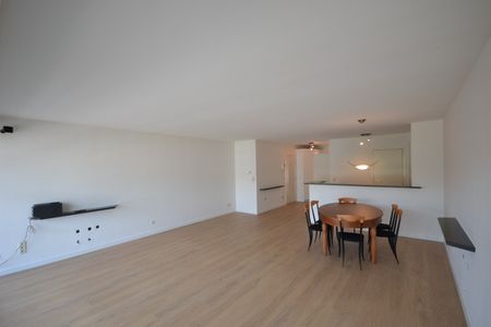 Volledig gerenoveerd 2 slaapkamer appartement met vrij uitzicht te Oostduinkerke-bad! - Photo 2