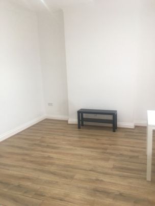 1 Bed Flat, Drayton Road, E11 - Photo 1