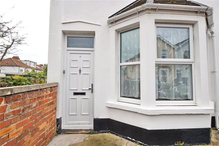 Cheriton Place, Westbury On Trym - Photo 2