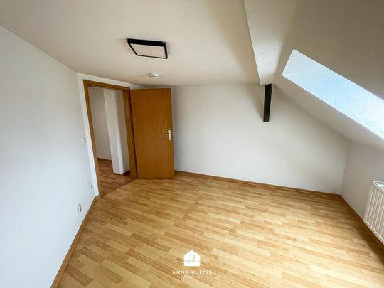 Renovierte 2-Raum-Wohnung mit Einbauküche - Photo 1