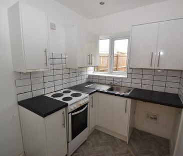 2 bedroom private hall to rent - Photo 6