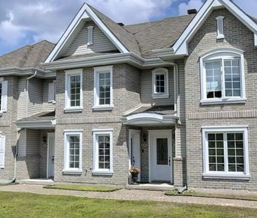 4 1/2 1er Étage Appartement à Louer - Photo 3