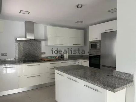 Alquiler de chalet adosado en Calle 4, 134 C - Photo 2