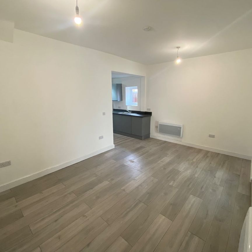 1 Bed Flat, Merryoak Road, SO19 - Photo 1