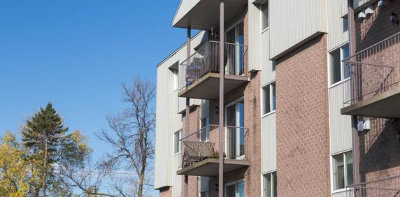 4 1/2 Vanier -ascenseur- proche des commodités- 1er décembre - Photo 2