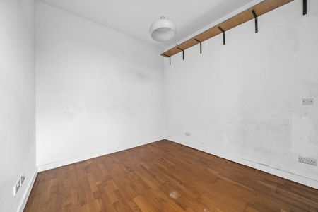 Court Yard, London, SE9 - Photo 4