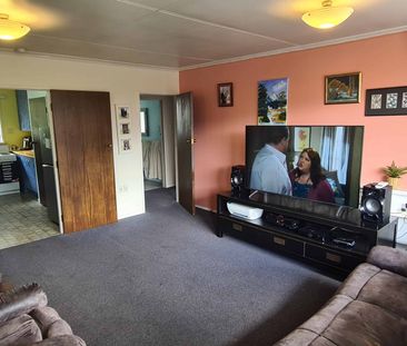 Spacious, Private & Convenient – Terrace End Living! - Photo 1