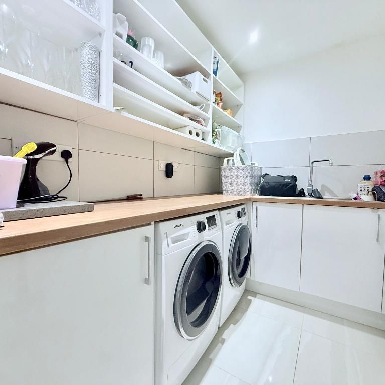 Wulfstan Street, East Acton, London, W12 0AB - Photo 1