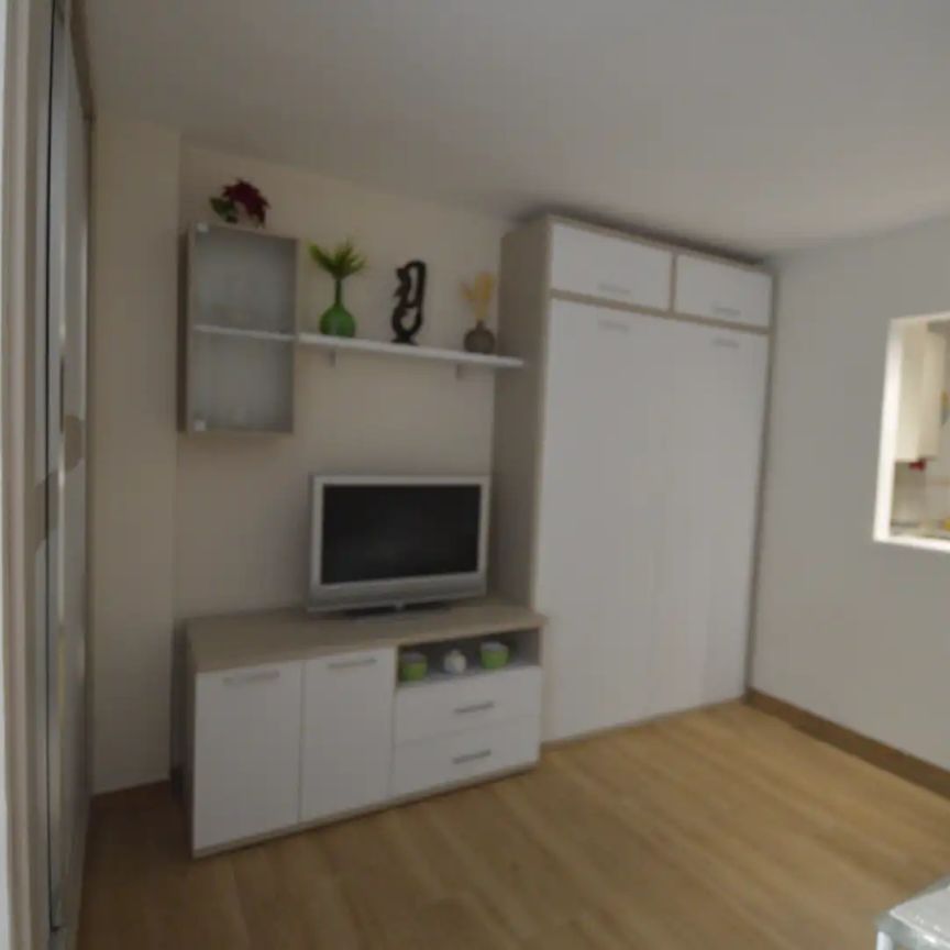 Estudio de alquiler en Avenida Gamonal, 7, Parque de la Paloma - Photo 1