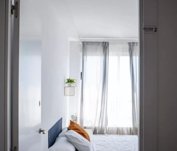 Single Bed in Room in a shared 6-bedroom apartment for rent in Sant... - Photo 6