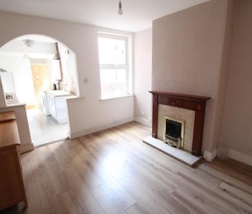 2 Bed Terraced House, Charlesworth Avenue, NG7 - Photo 3
