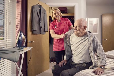 2 bedroom retirement property to rent - Photo 2