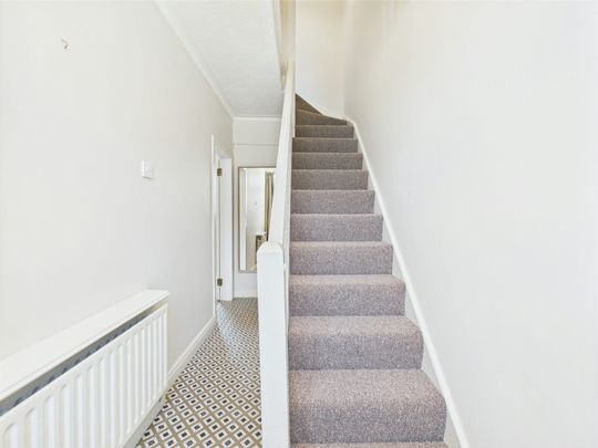 Terraced House to rent on - Photo 1