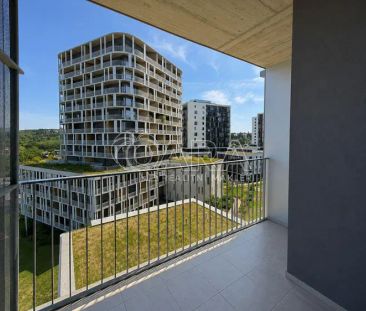 Designový byt 2+kk s prostornou terasou, balkonem, garážovým stáním... - Photo 5
