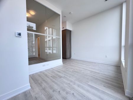 For Lease - 15 Richardson Street Unit# 2011, Toronto, Ontario - Photo 3