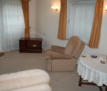 1 bedroom ground floor flat to rent - Photo 2