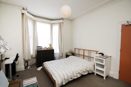 BILLS INCLUDED – Cliff Mount, Woodhouse, Leeds, LS6 - Photo 2