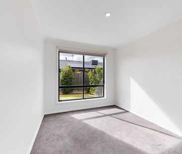 Beautiful and Functional Family Sized Home - Photo 3