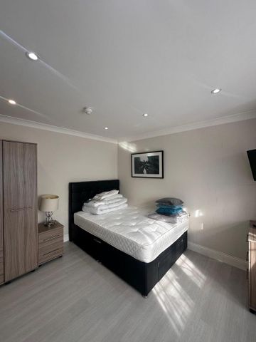 Studio to rent - Photo 3