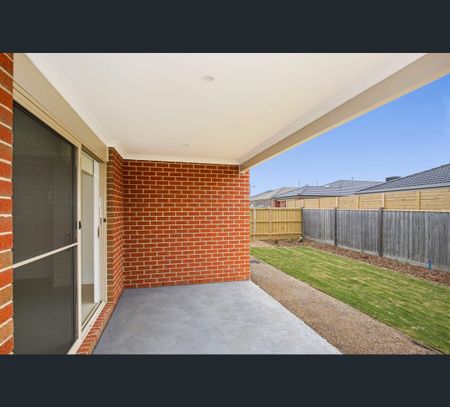 28 Mistral Way, Beveridge, Vic 3753 - Photo 5