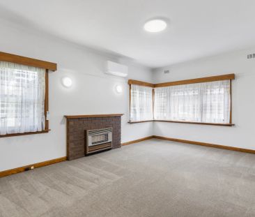 Comfortable Living in a Quiet Glen Iris Street - Photo 1