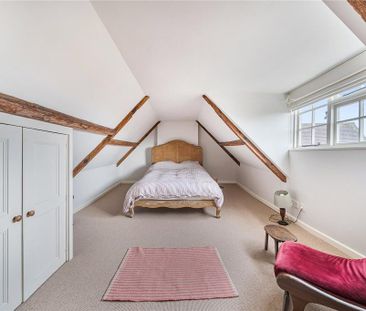 4 bedroom semi-detached house to rent - Photo 4