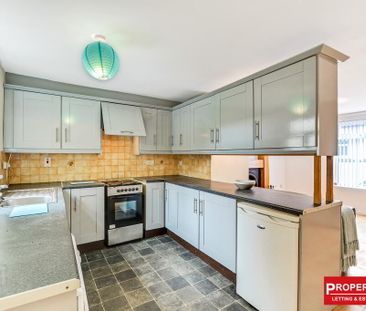 2 Barnewall Place, Derry/Londonderry, Waterside, BT47 2BJ - Photo 4