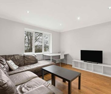 John Austin Close, Kingston Upon Thames, KT2 - Photo 3