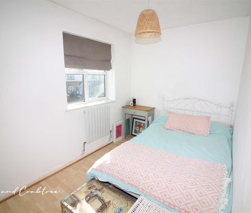 South Glamorgan, 8 Waungron Road, CF5 2JJ, Cardiff - Photo 5