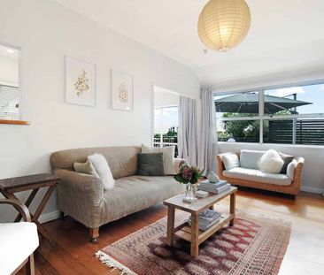 Picture-Perfect Orakei Cottage - Photo 2