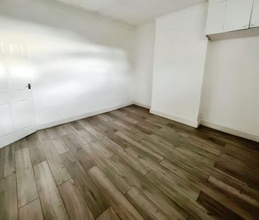 4 bedroom apartment to rent - Photo 6