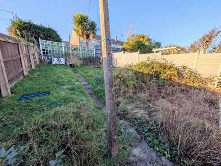 A 3 Bedroom Terraced - Photo 2