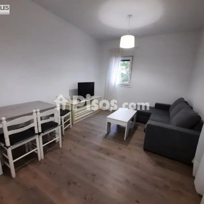 Piso en alquiler en Barrio de los Periodistas - Photo 1