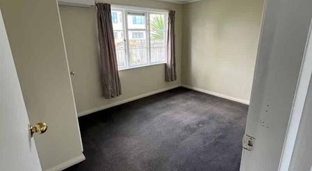 For Rent: Spacious 2-Bedroom House Papatoetoe - Photo 3
