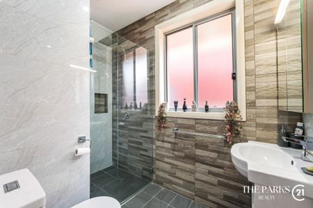 Street Facing Granny Flat - Photo 3