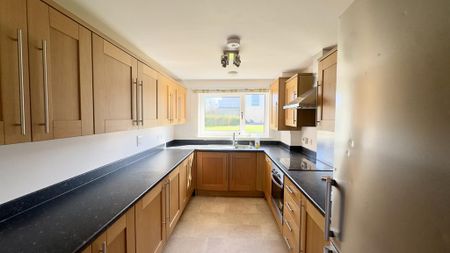 3 bedroom terraced house to rent - Photo 3